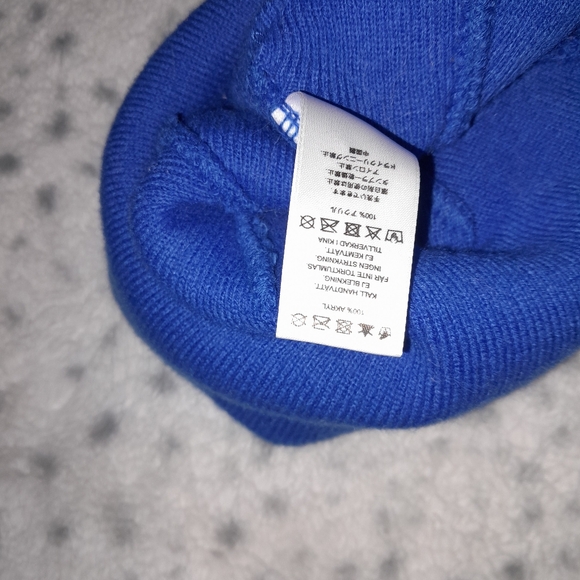 Vineyard vines - Picture 2 of 3